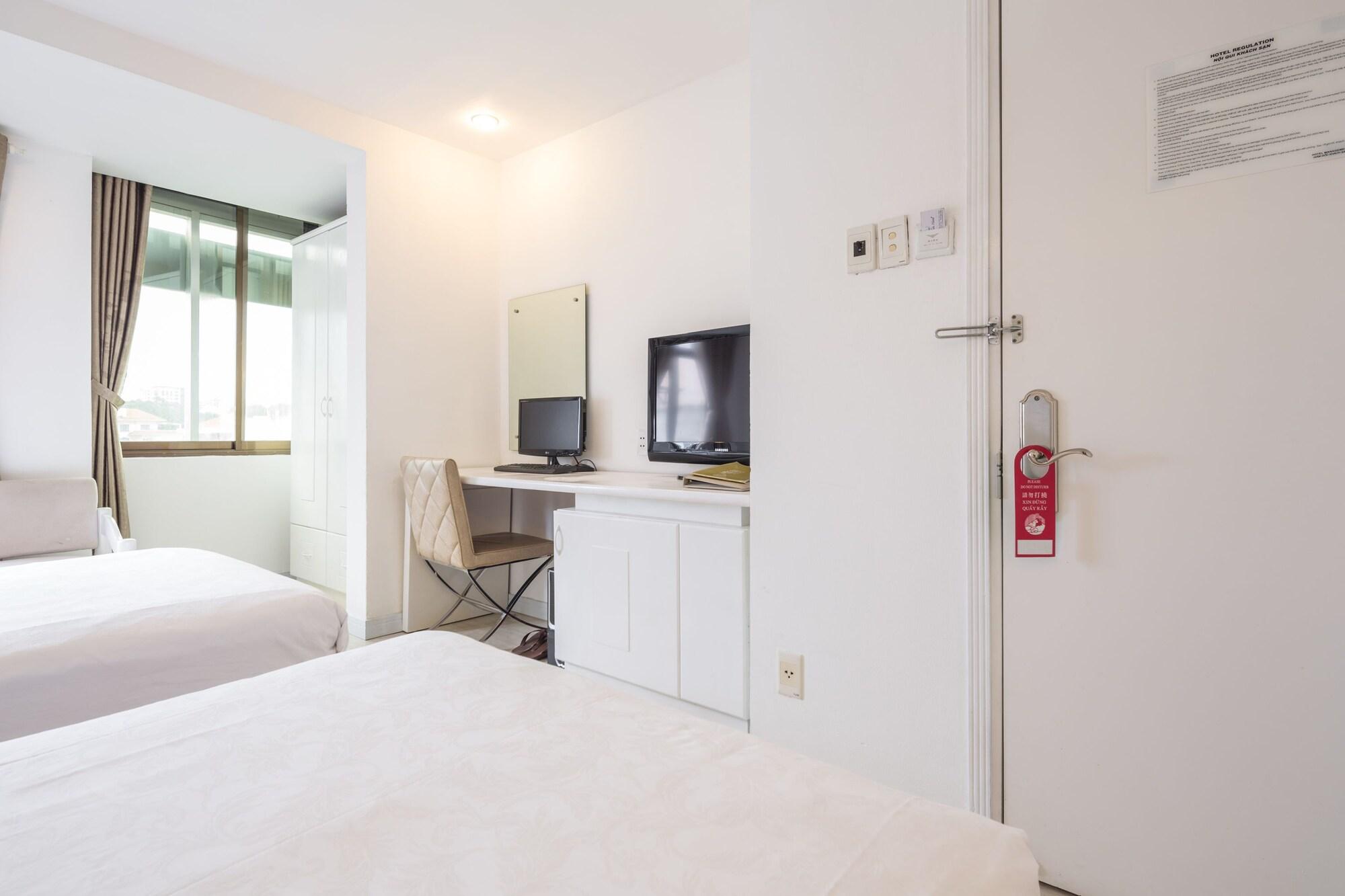 The White Hotel 8A Thai Van Lung Ho Chi Minh City Exterior photo