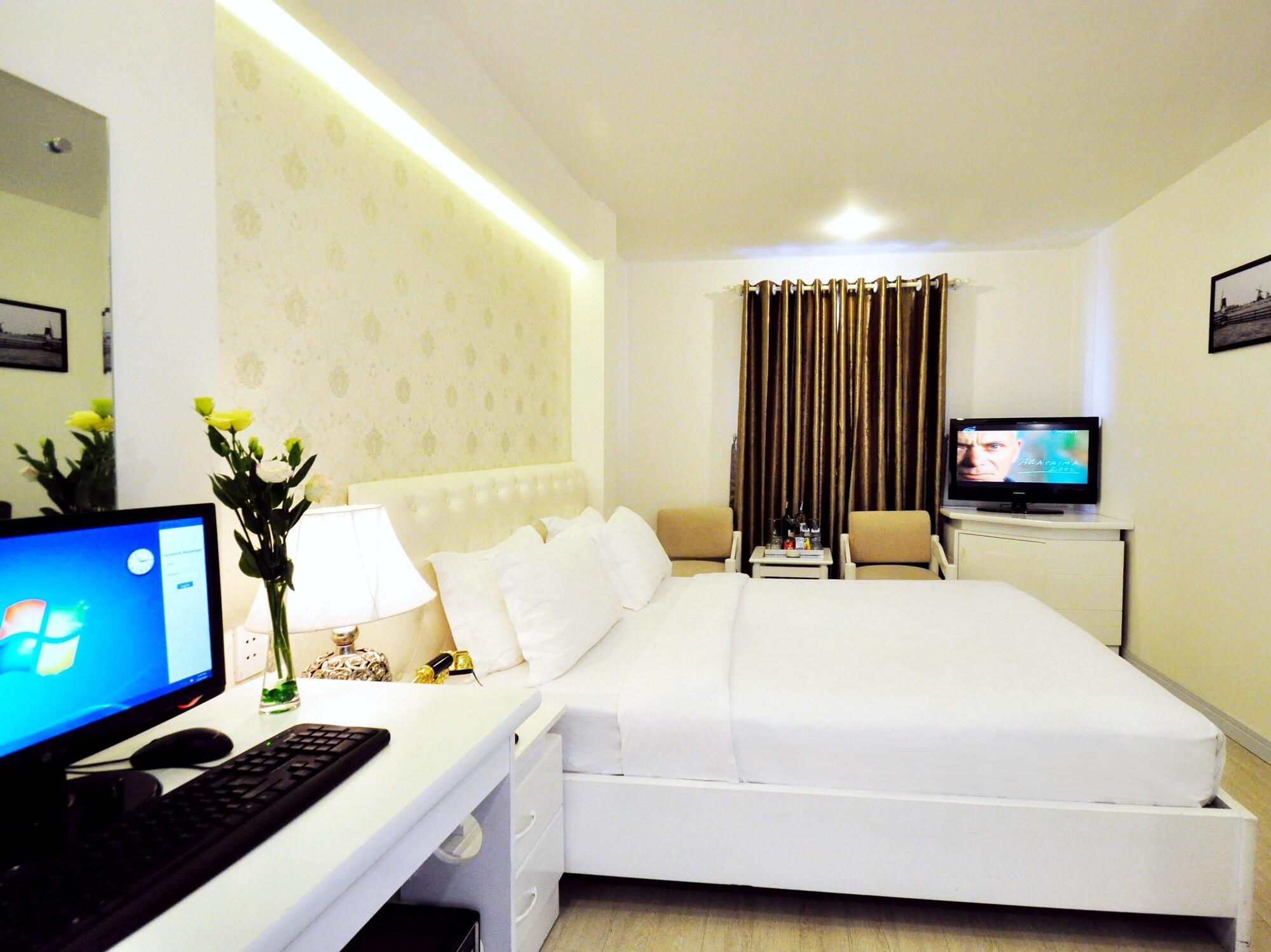 The White Hotel 8A Thai Van Lung Ho Chi Minh City Exterior photo