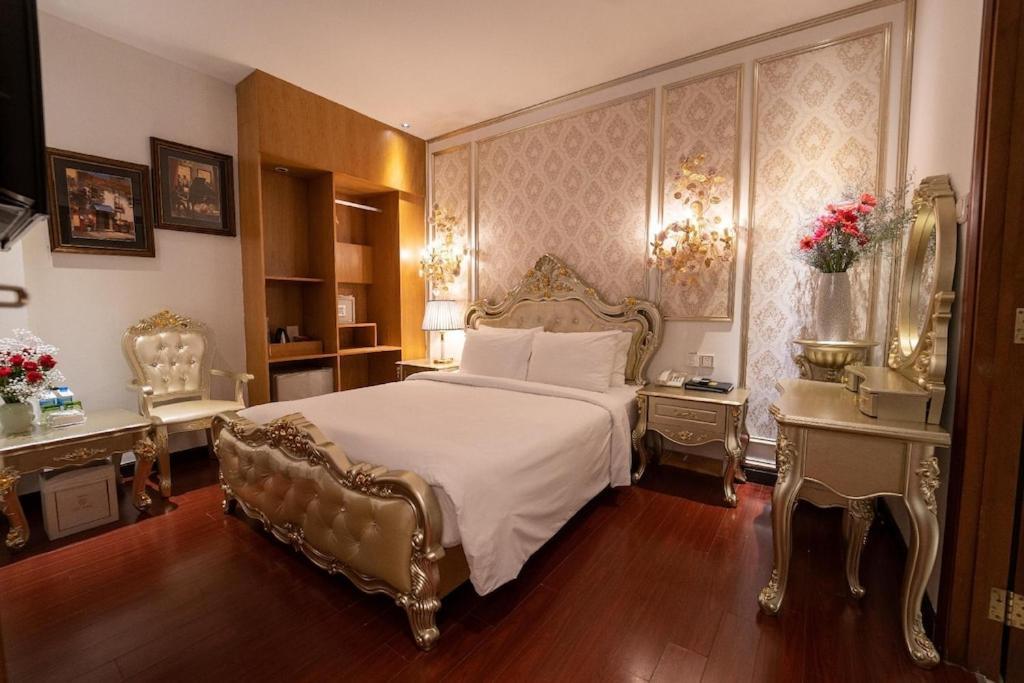 The White Hotel 8A Thai Van Lung Ho Chi Minh City Exterior photo